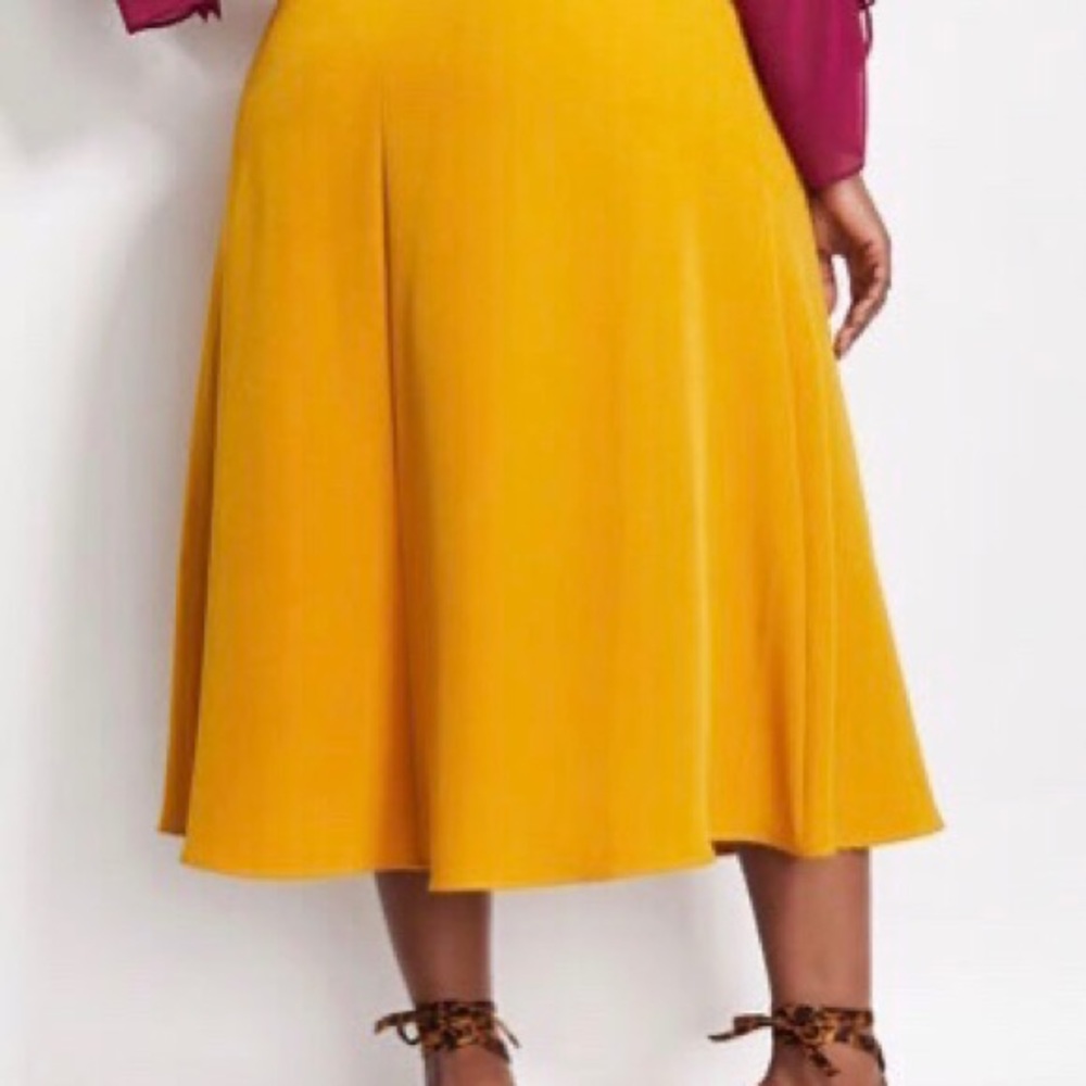 Skirt Front Slit